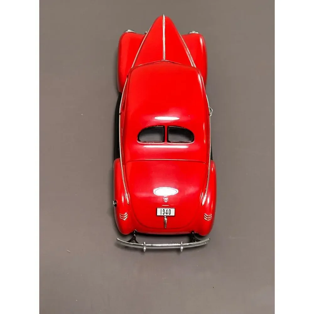 Danbury Mint 1940 Ford Deluxe Coupe Red 1/24 Scale Diecast Model Car